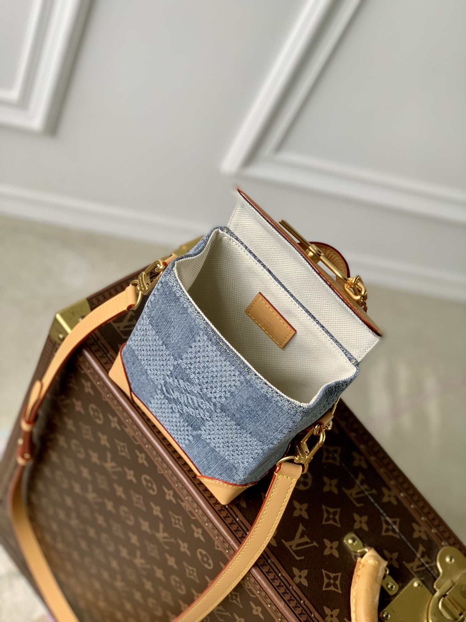 l0*is V*t0nsteamer bag-15 x 18 x 7cm