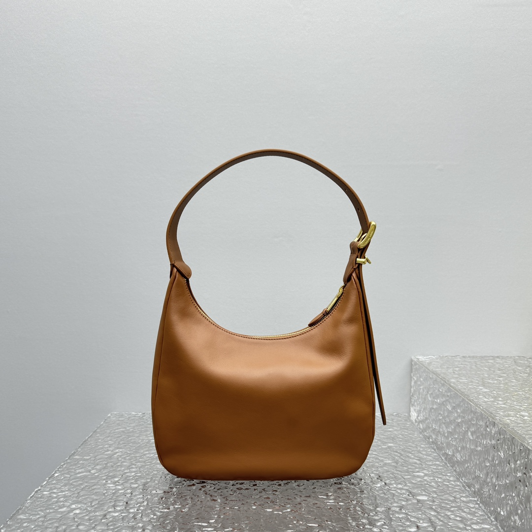 M*um*u black leather hobo bag-27*8*20cm