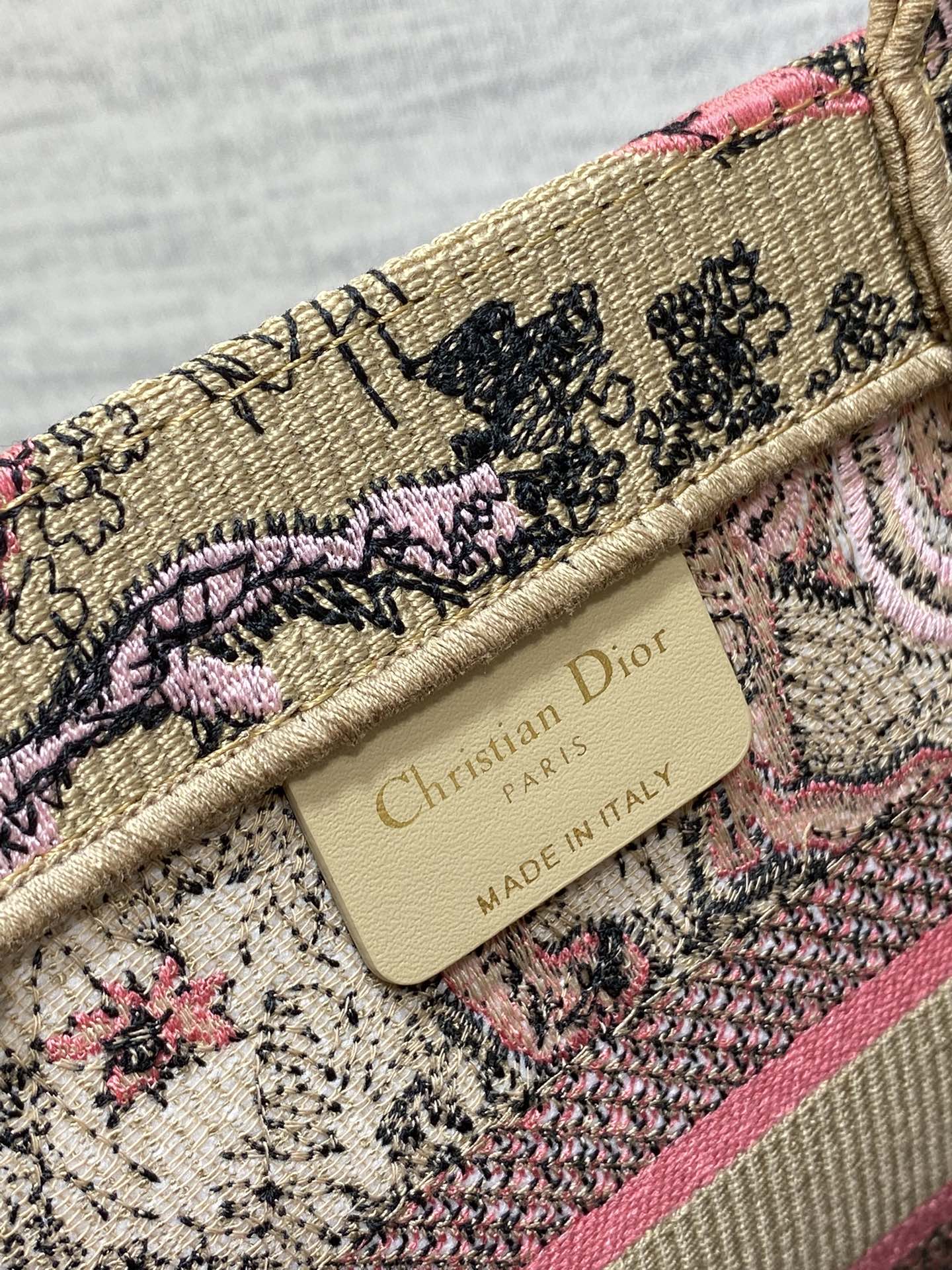 D*or small book tote-26*8*22cm