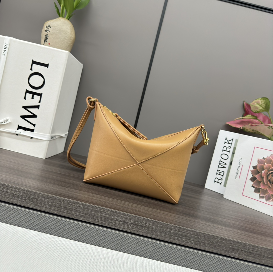 L0ew* puzzle fold pouch-23*6.5*15.5cm