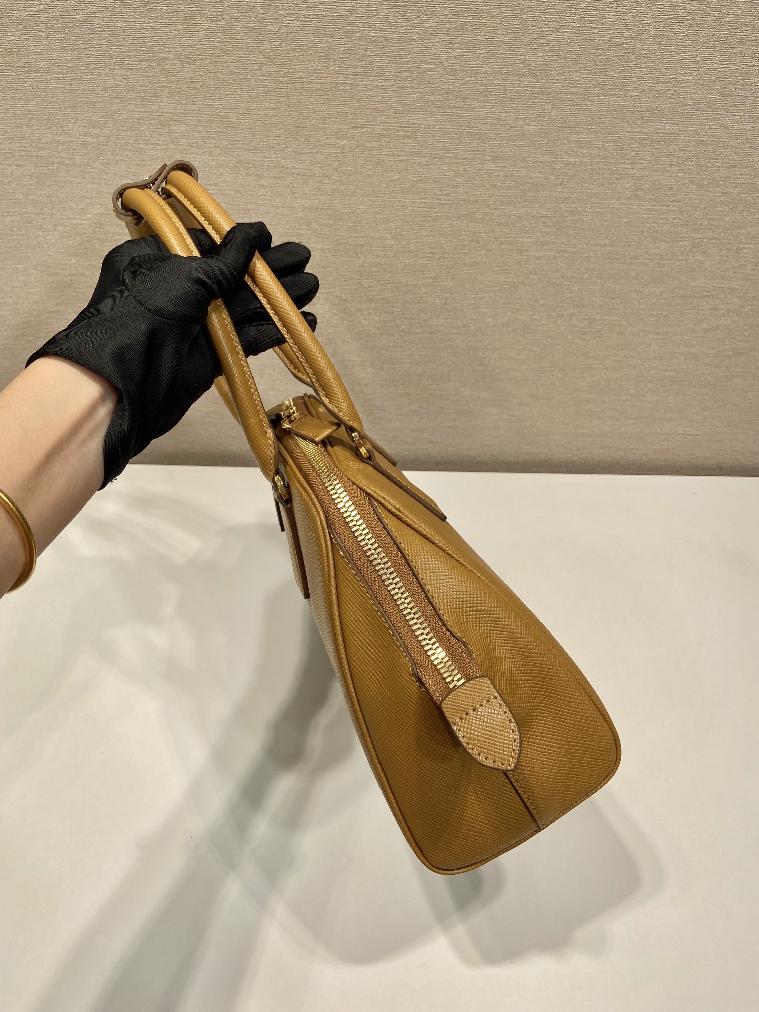 Pra*a 1bg537 shell bag-21*32*10.5cm