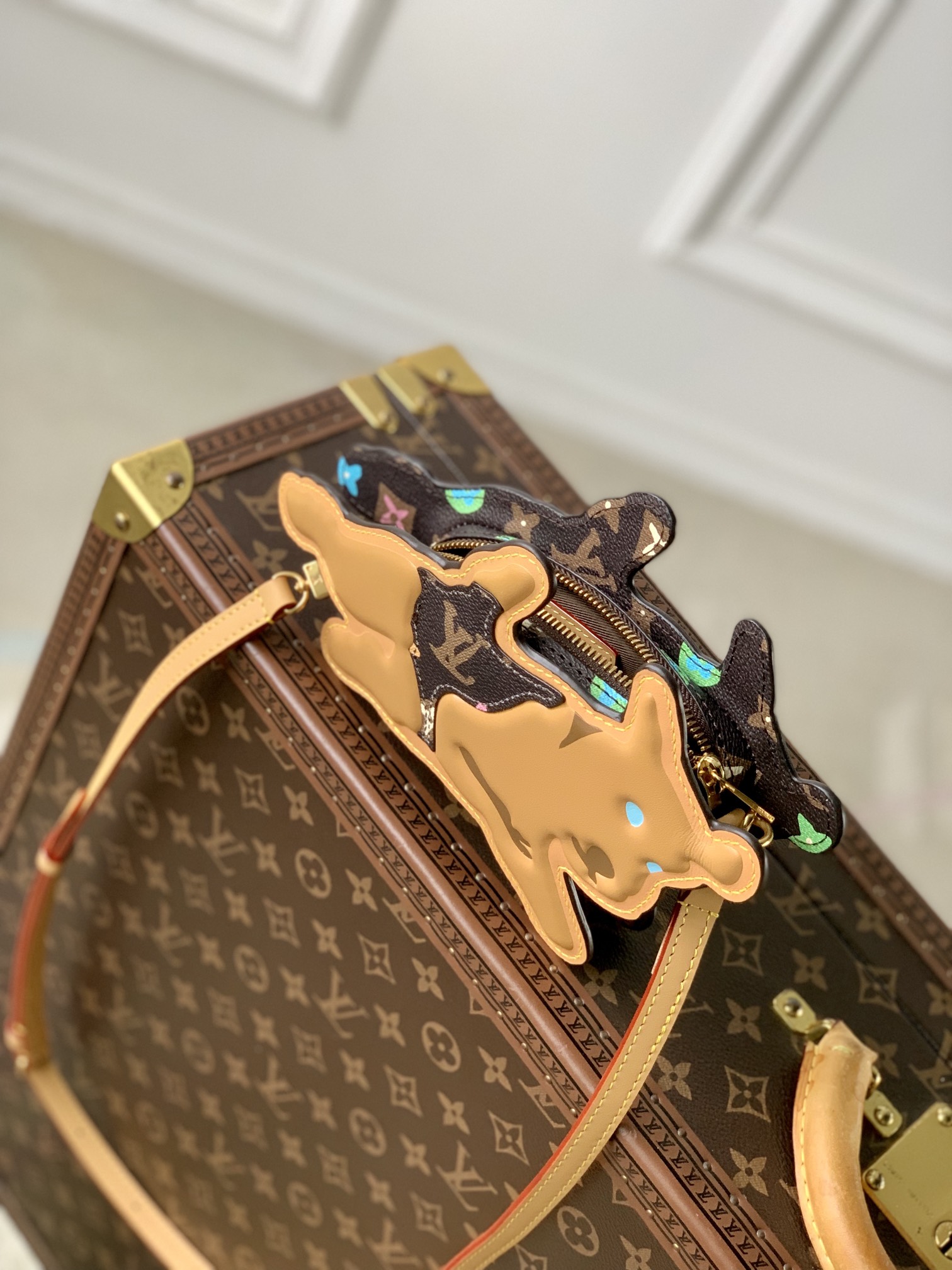 l0*is V*t0n mini crpssbody bag-23 x 16 x 4cm
