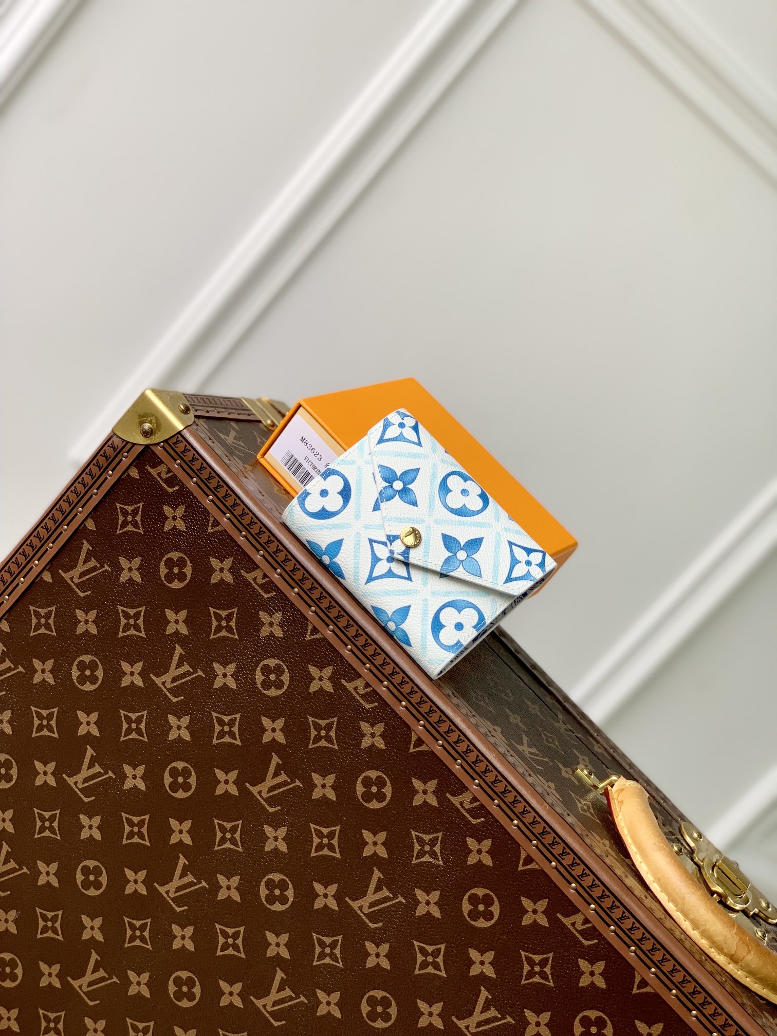 l0*is V*t0n victorine by the pool wallet-12 x 9.5 x 2.5cm