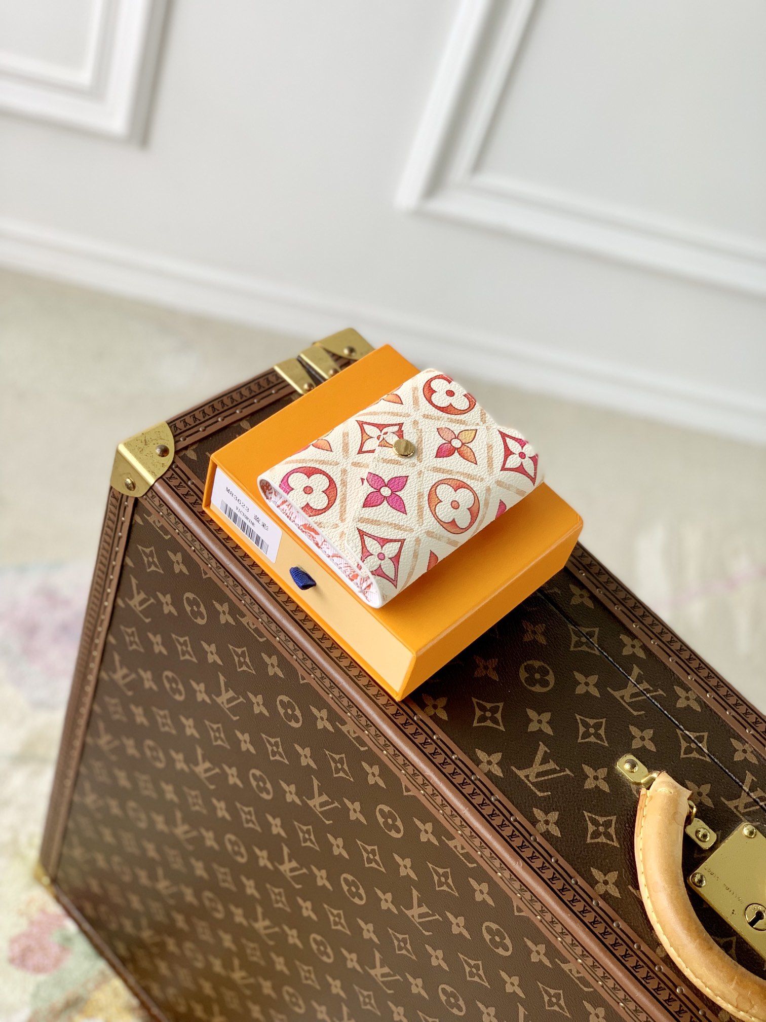 l0*is V*t0n victorine by the pool wallet-12 x 9.5 x 2.5cm