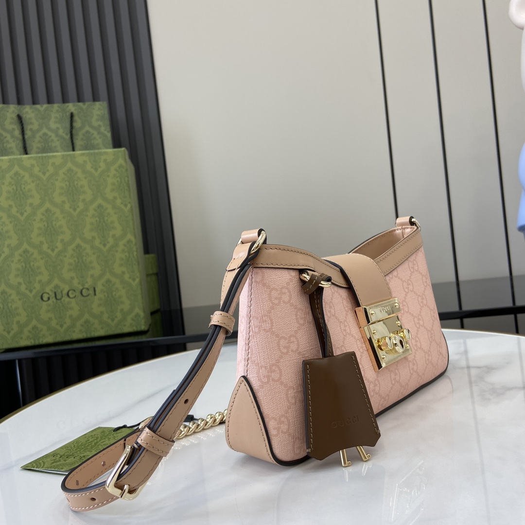 G*u*i padlock bag-26.5 x 13.5 x 4.5cm