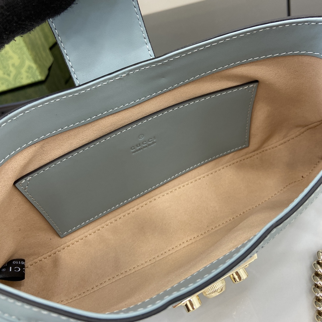G*u*i padlock bag-26.5 x 13.5 x 4.5cm