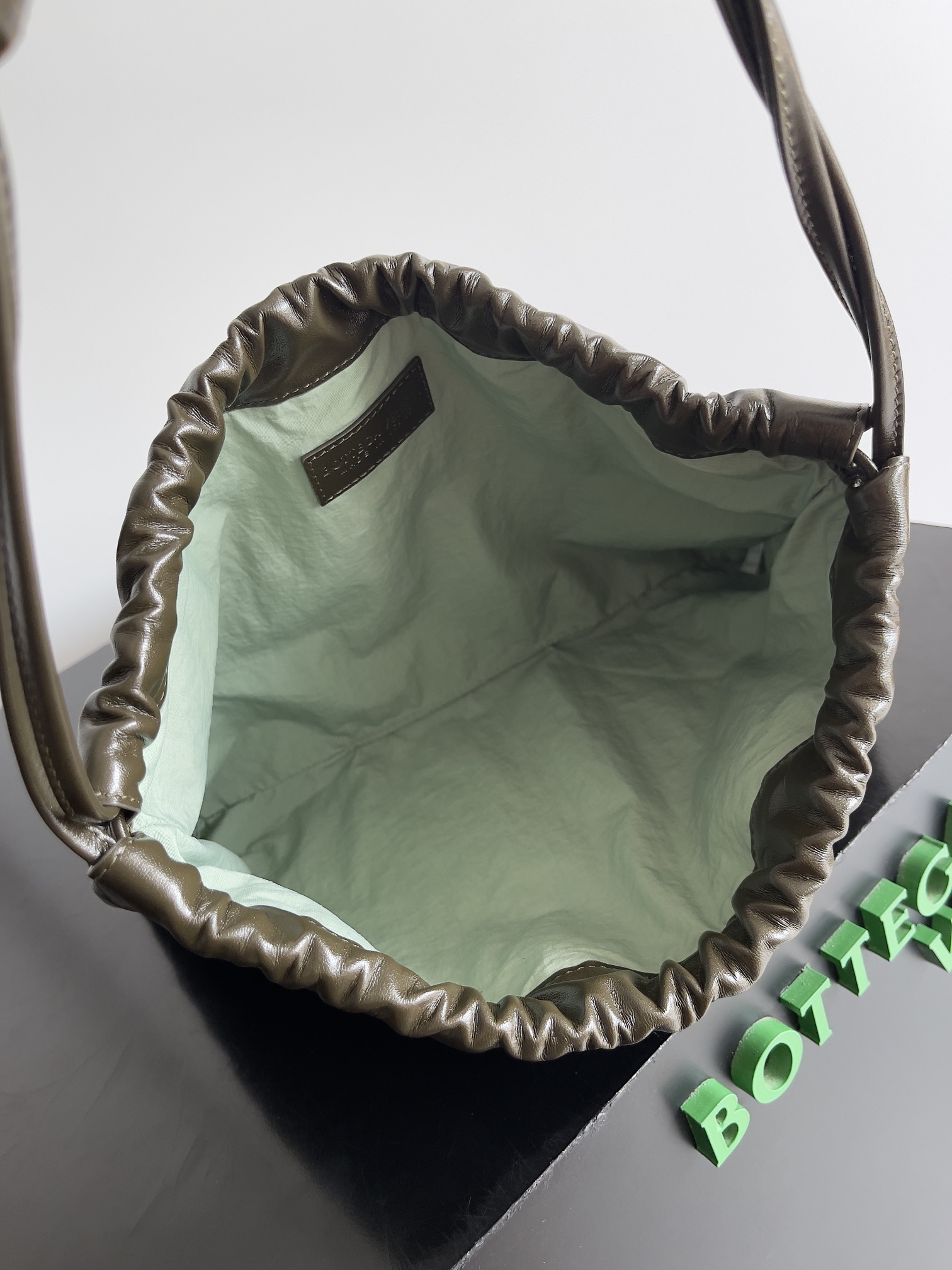 b0tte*a Ven*ta dustbag-32*23*1cm