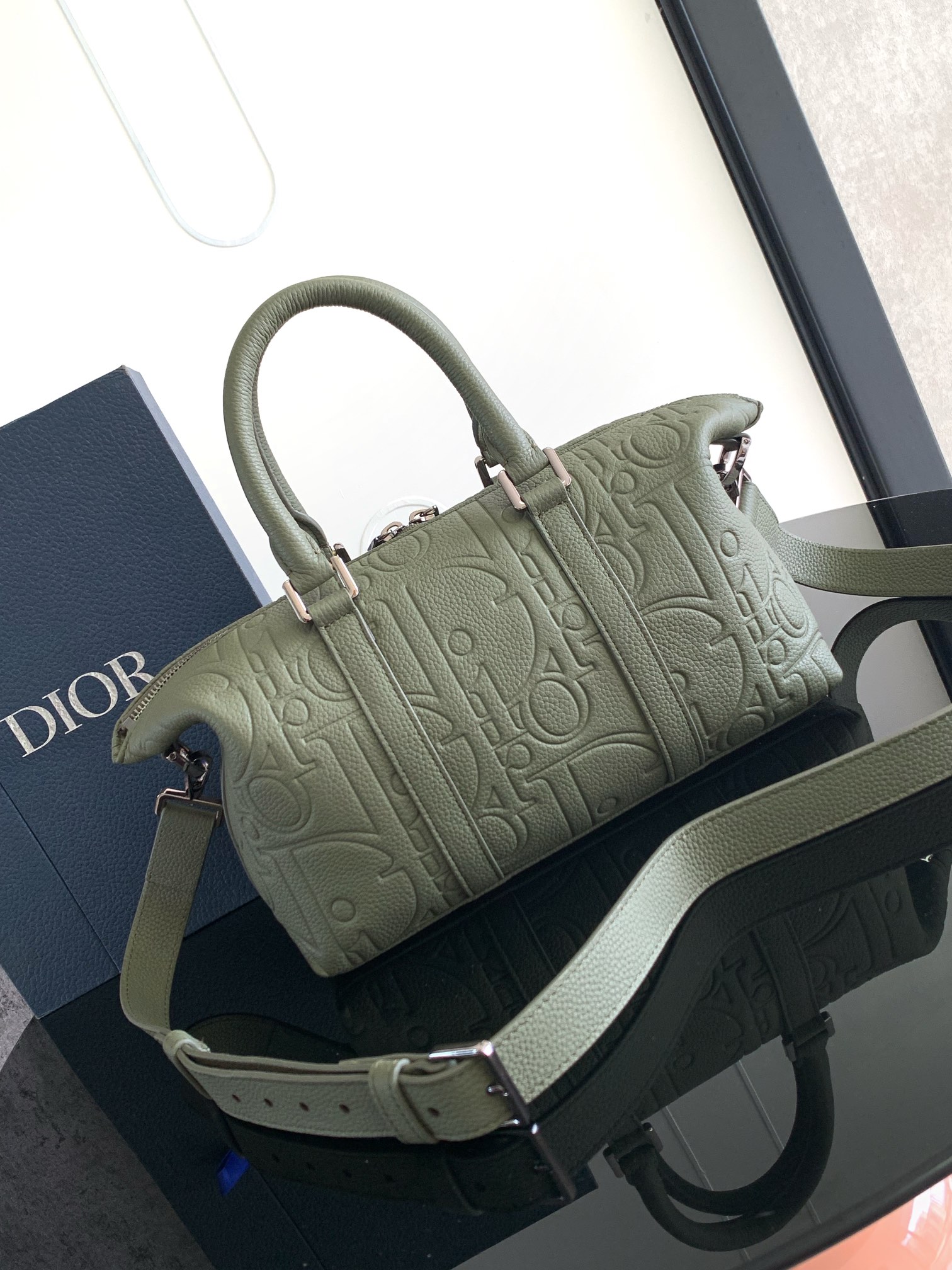 D*or weekender 25 handbags-31 x 18 x 12cm