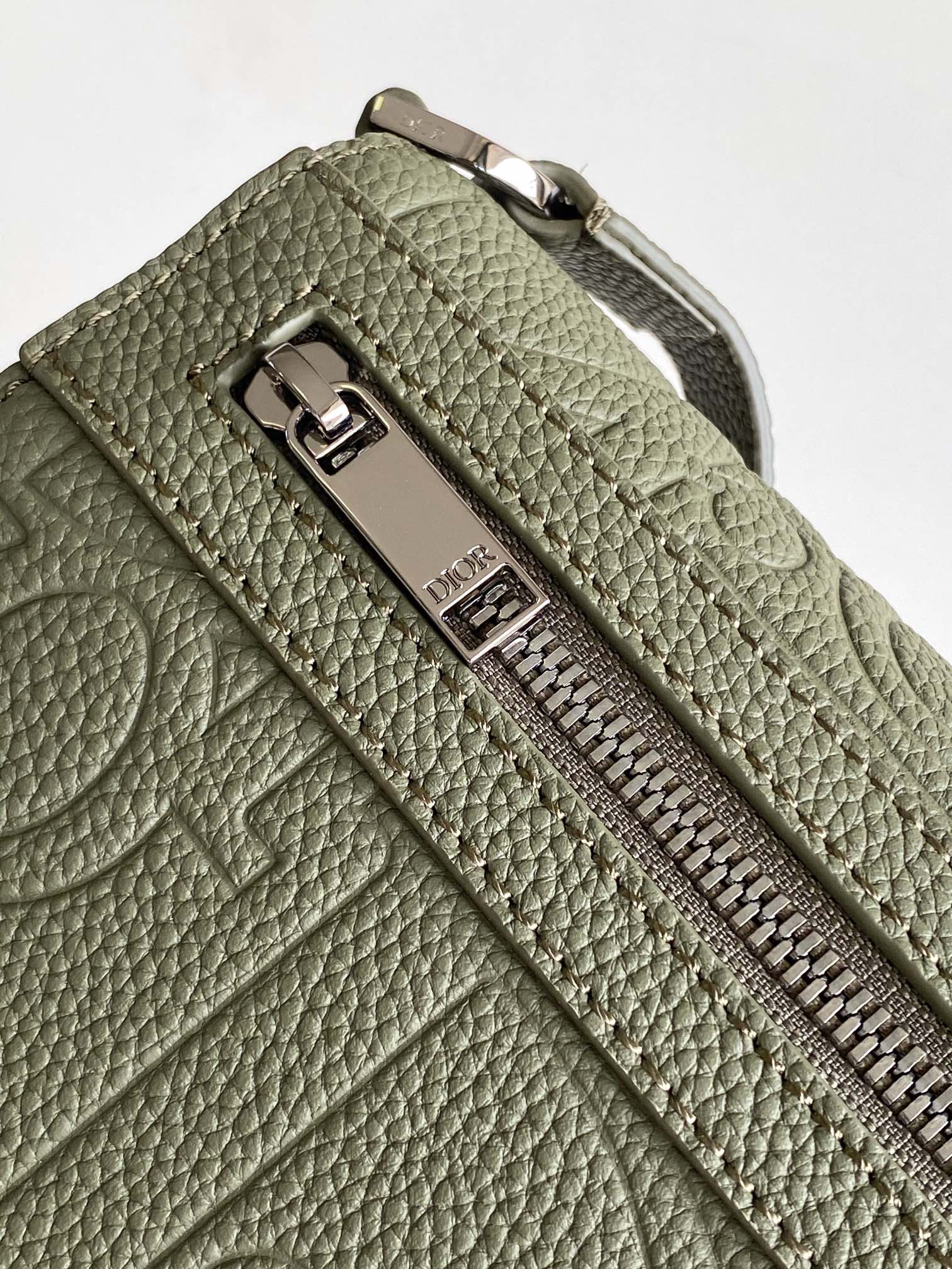 D*or men messenger bag-21 x 18 x 6cm