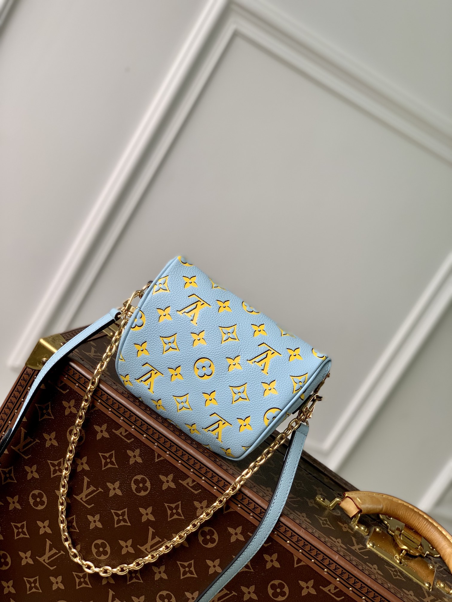 l0*is V*t0n mini bumbag-17 x 12 x 9.5cm