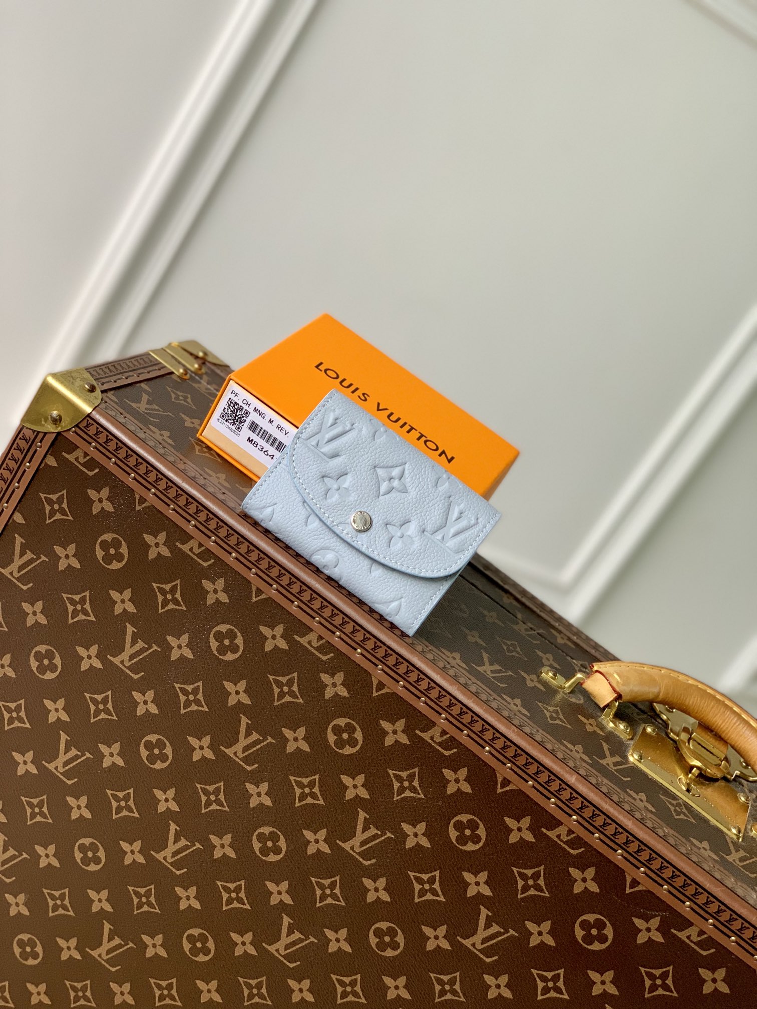 l0*is V*t0n wallet-11 x 8 x 2.5cm