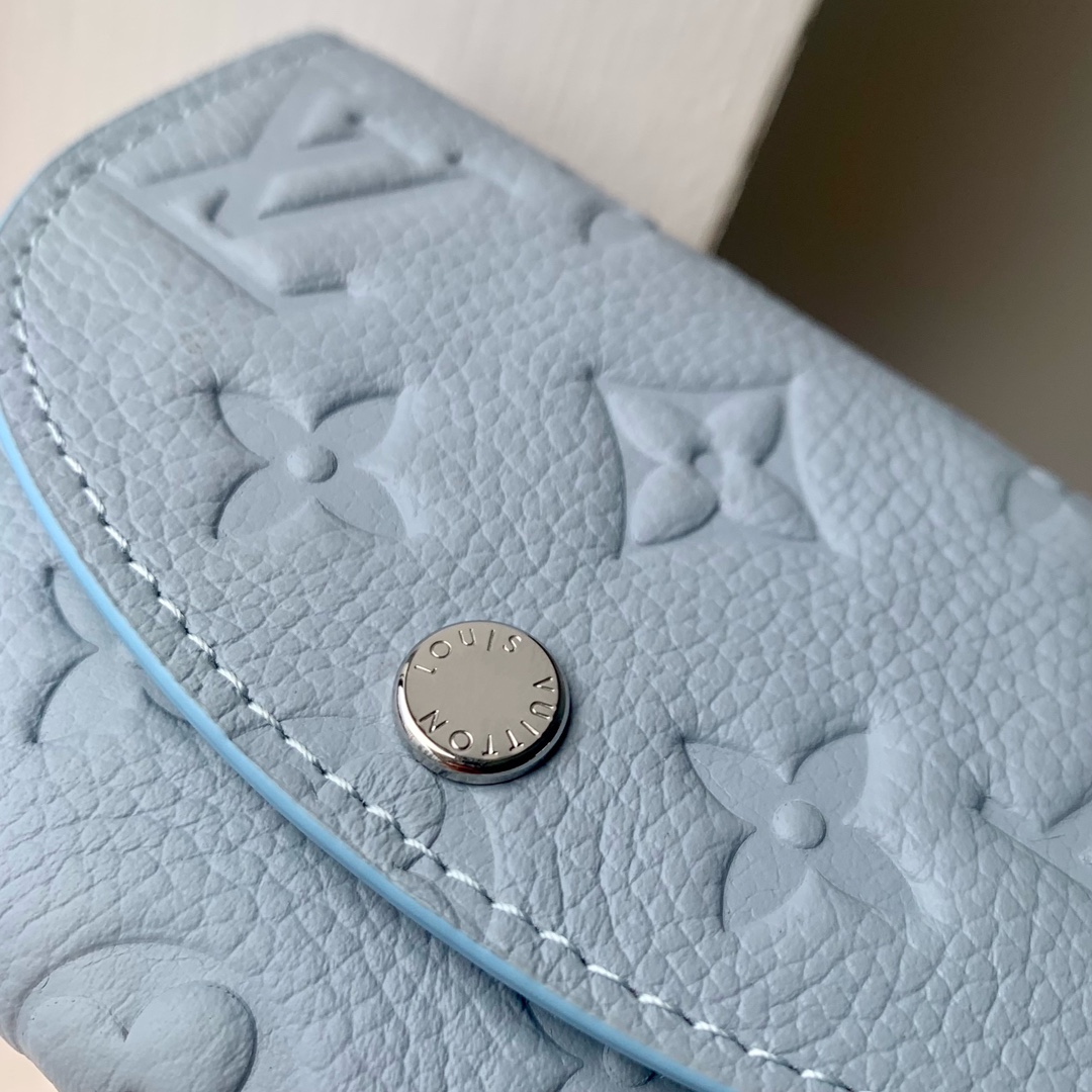 l0*is V*t0n wallet-11 x 8 x 2.5cm