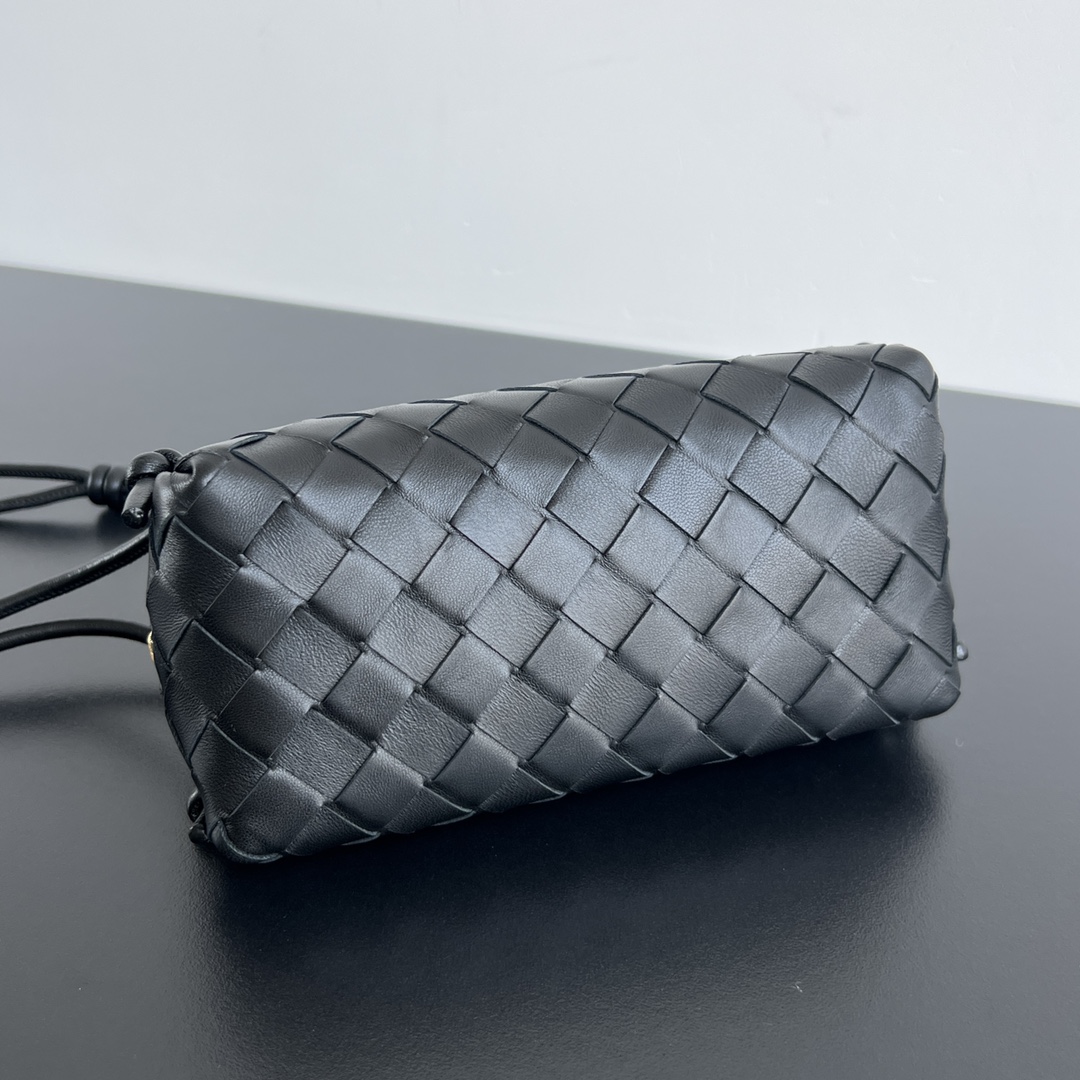b0tte*a Ven*ta concert pouch -18.5*11.5*8.5cm