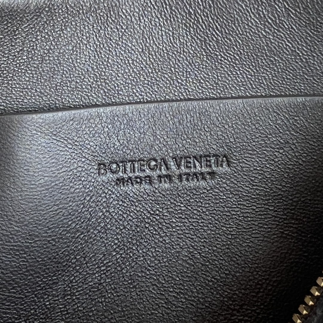 b0tte*a Ven*ta concert pouch -18.5*11.5*8.5cm