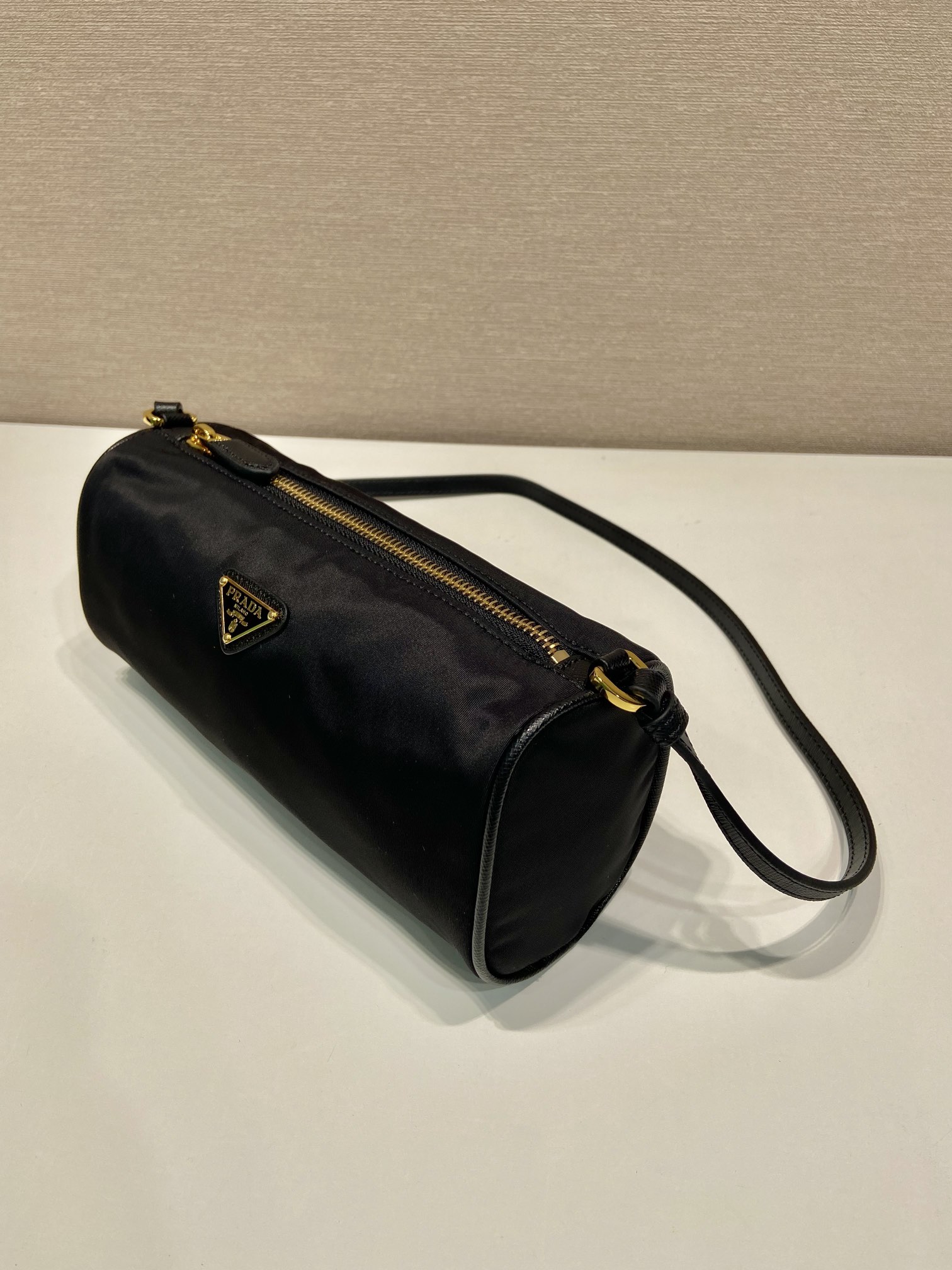Pra*a 1ne058 underarm bag-22*9*7.5cm