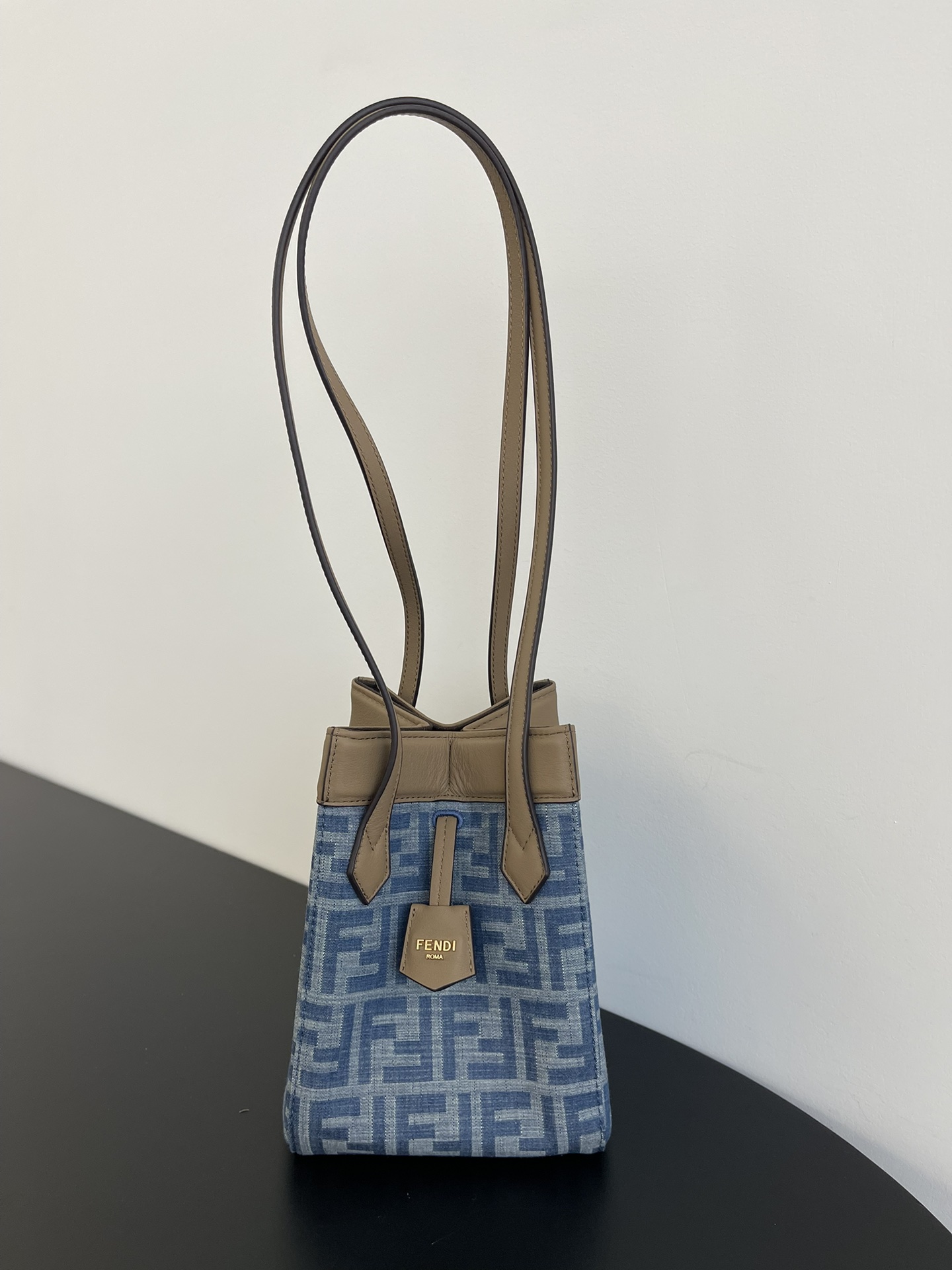 F**di tote-15*18.5*15cm