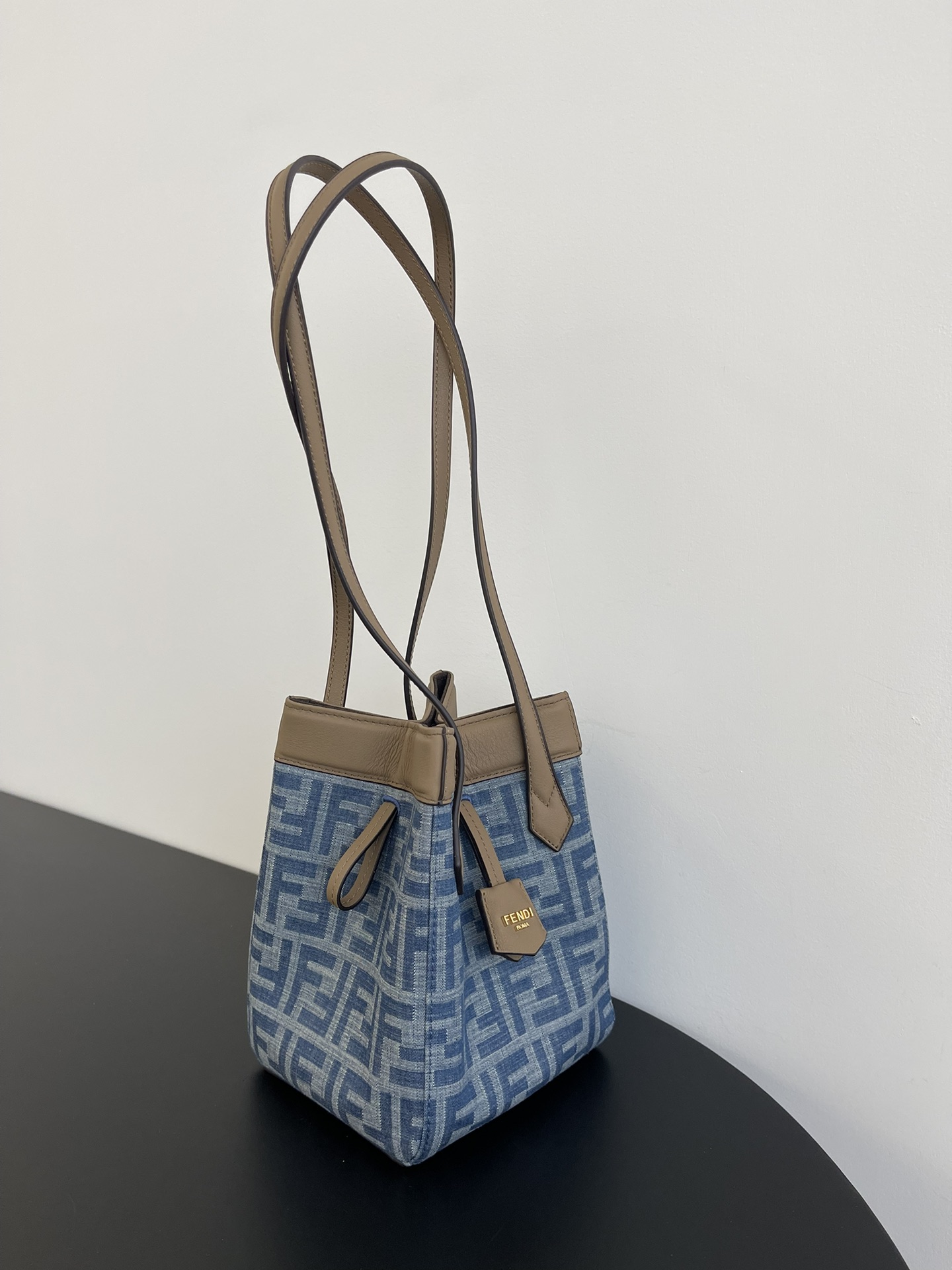 F**di tote-15*18.5*15cm