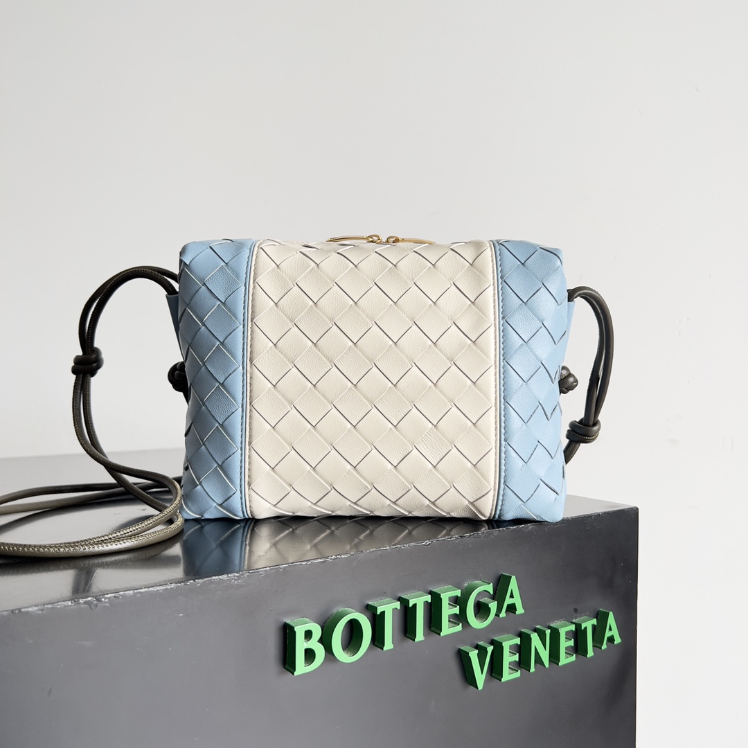 b0tte*a Ven*ta loop bag-22*15.5*9cm