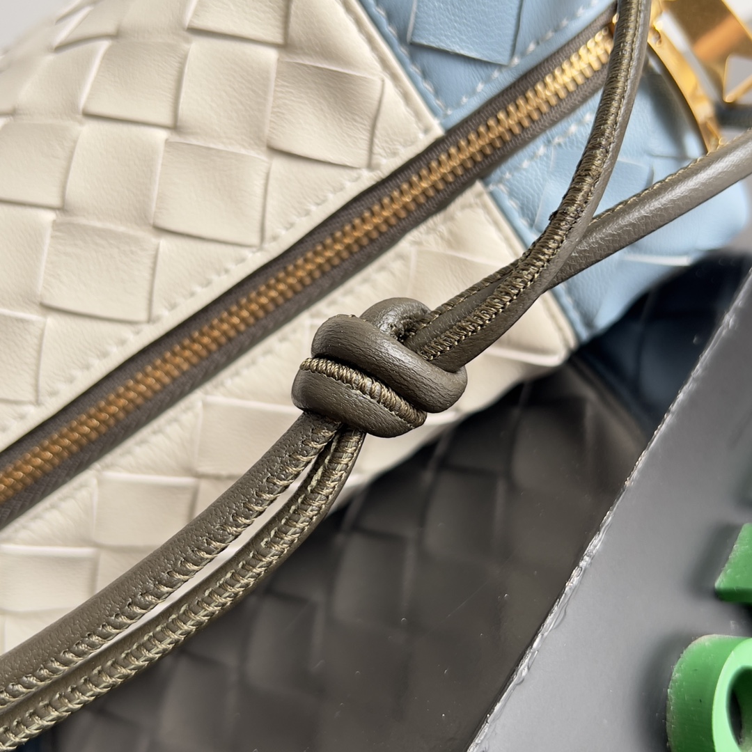 b0tte*a Ven*ta loop bag-22*15.5*9cm