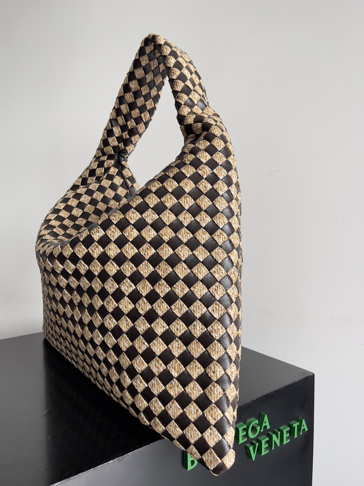 b0tte*a Ven*ta hop bag-53*24*13cm