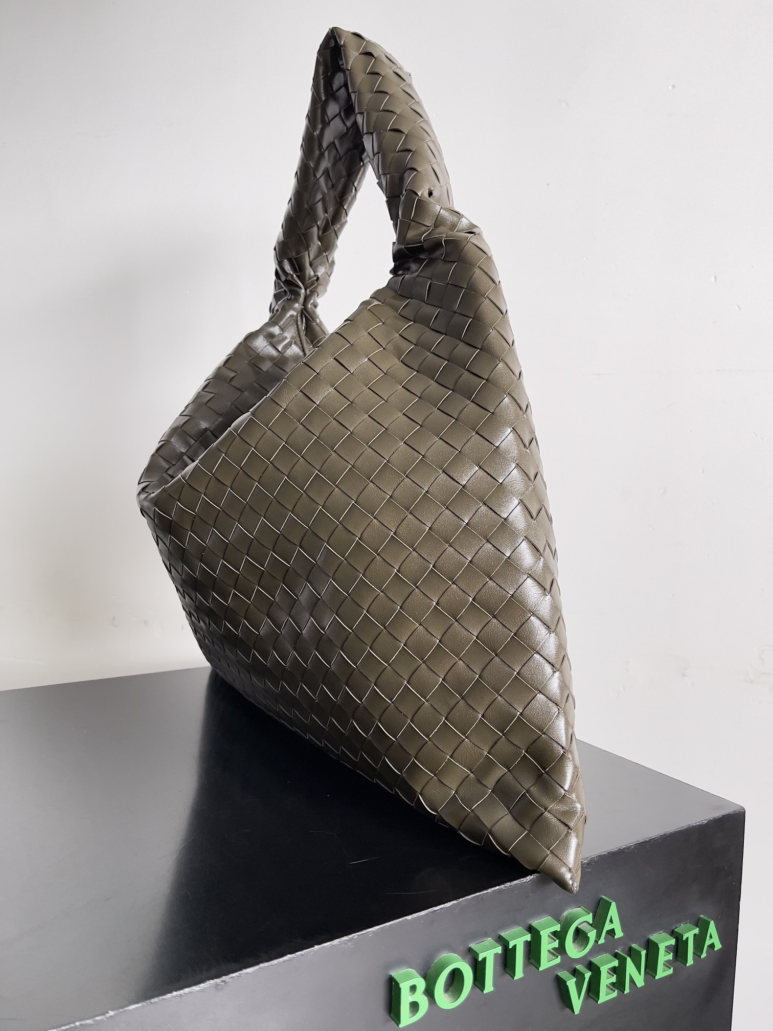 b0tte*a Ven*ta hop bag-53*24*13cm