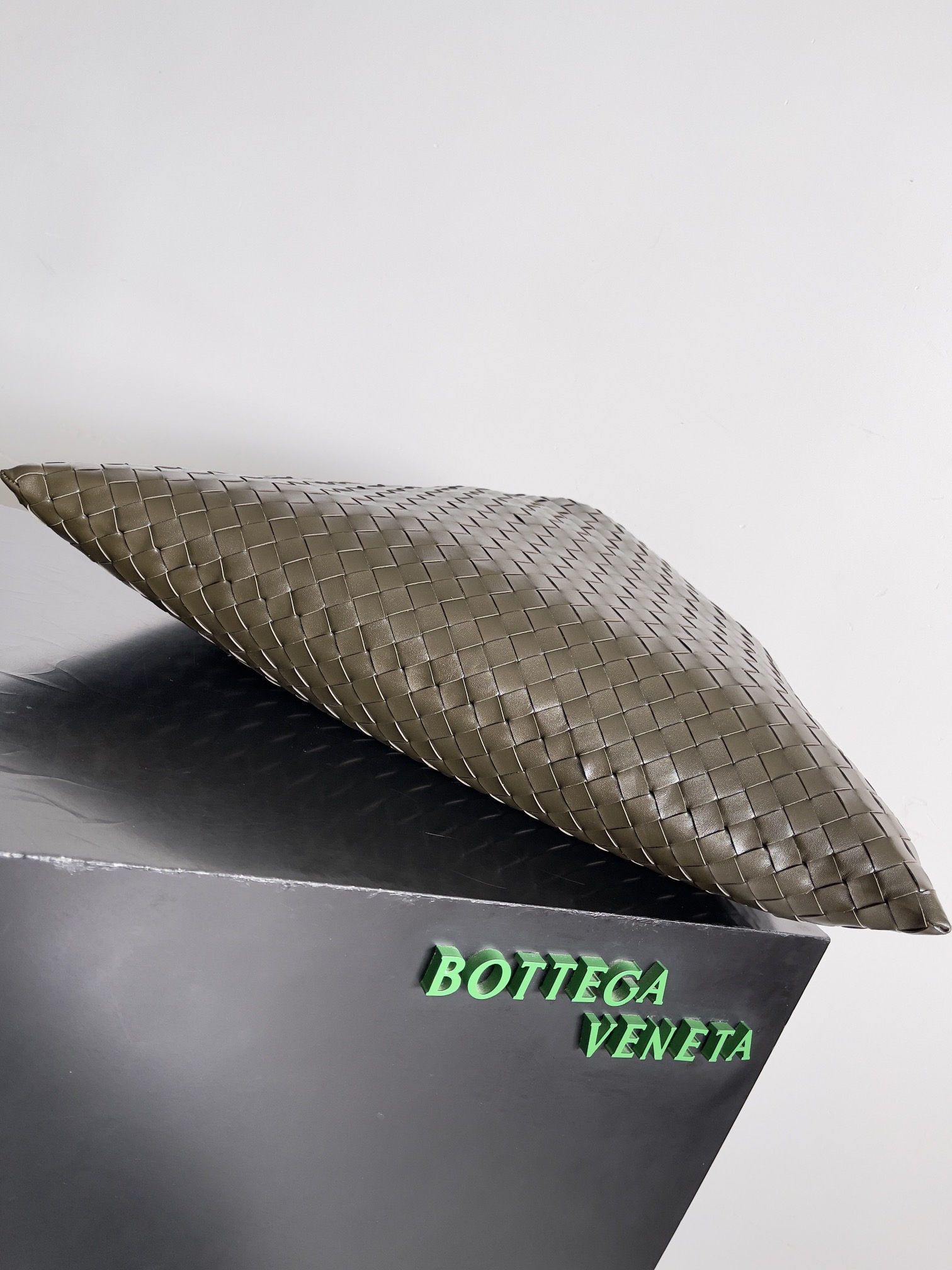 b0tte*a Ven*ta hop bag-53*24*13cm