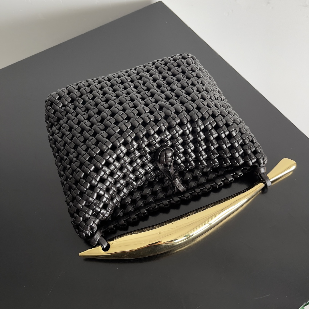 b0tte*a Ven*ta sardine bag-21*6*21cm
