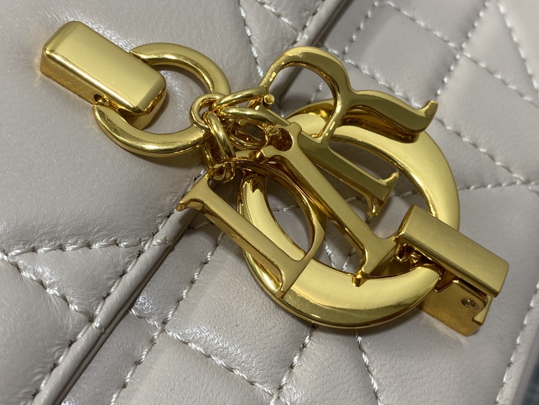 D*or miss carro bag-22*12.5*4cm