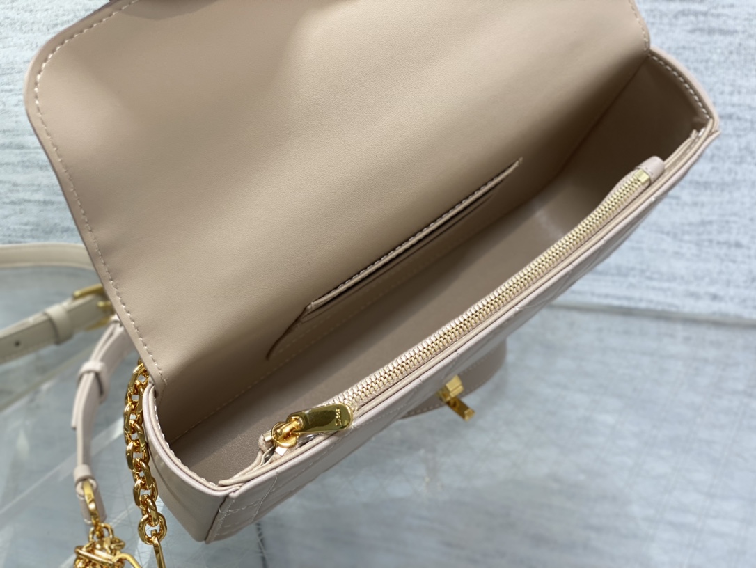D*or miss carro bag-22*12.5*4cm