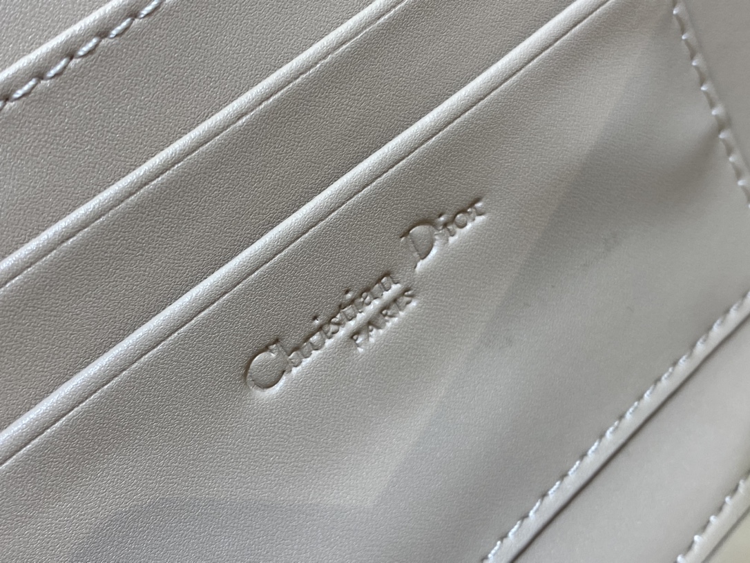 D*or miss carro bag-22*12.5*4cm