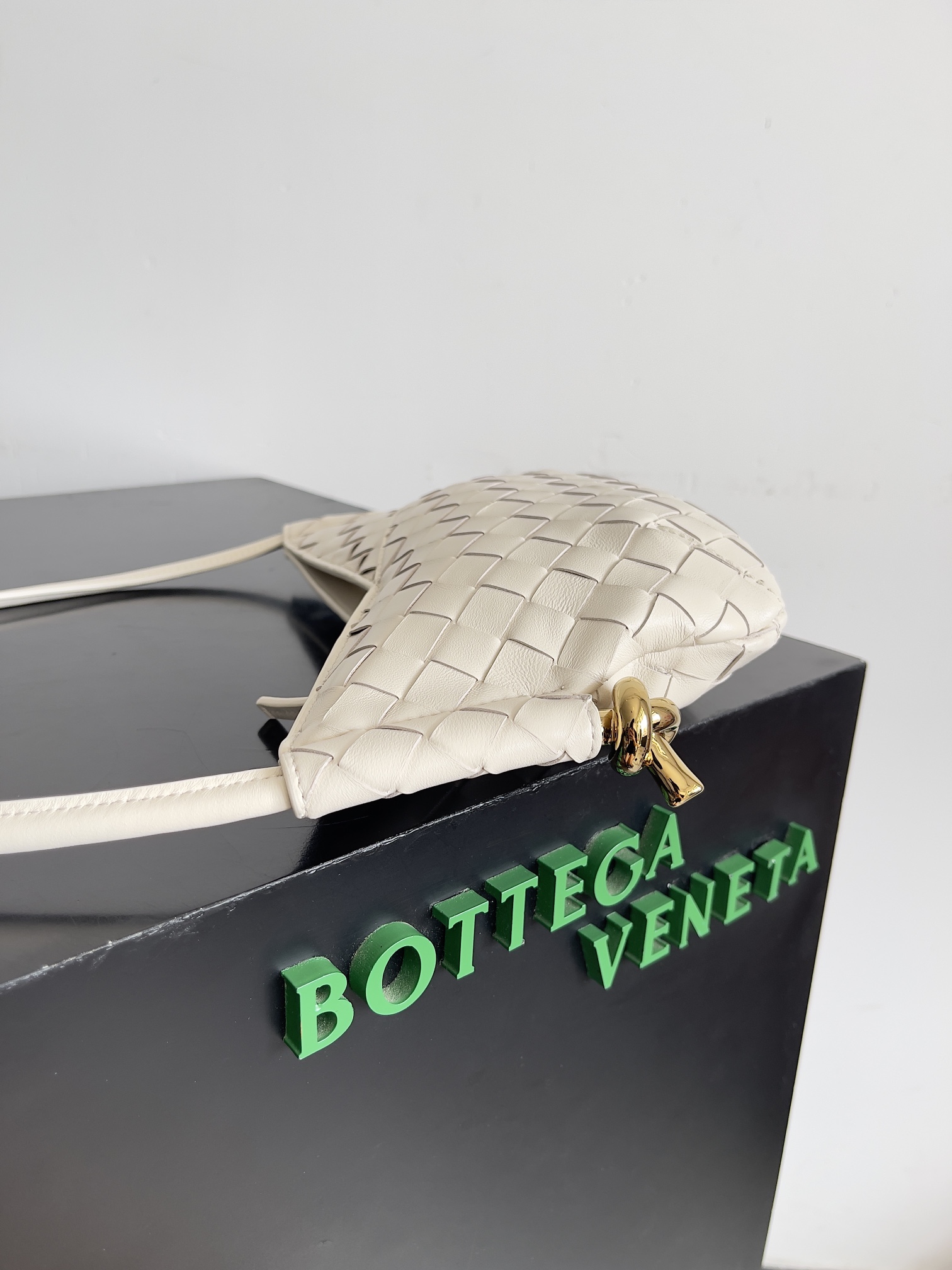 b0tte*a Ven*ta mini solstce bag-28*18*5cm