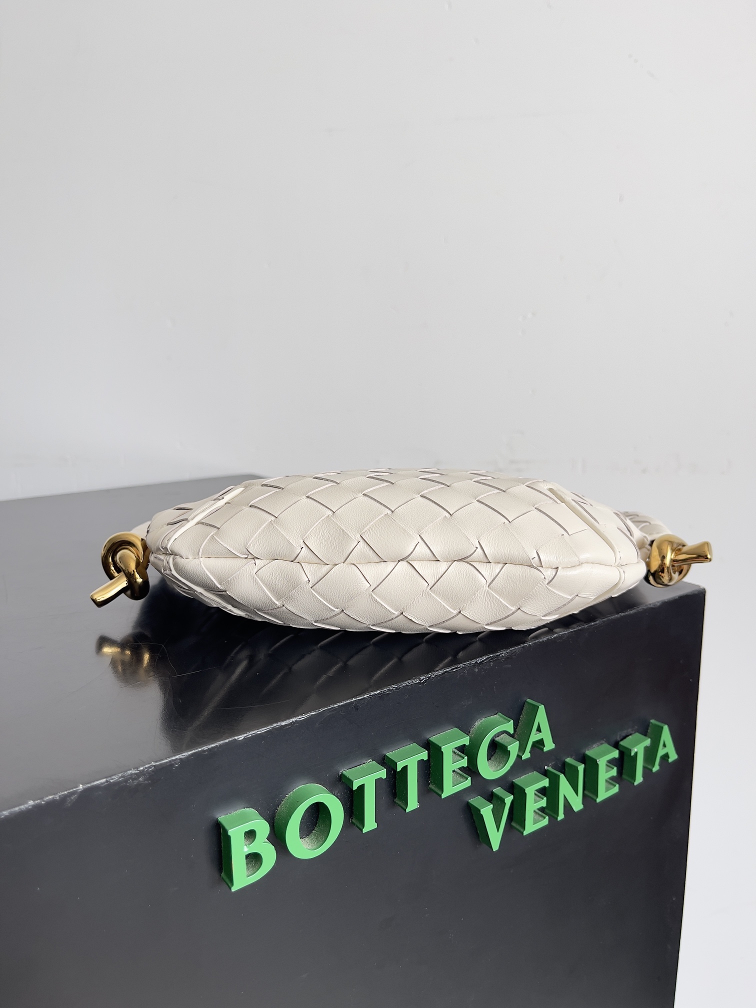 b0tte*a Ven*ta mini solstce bag-28*18*5cm