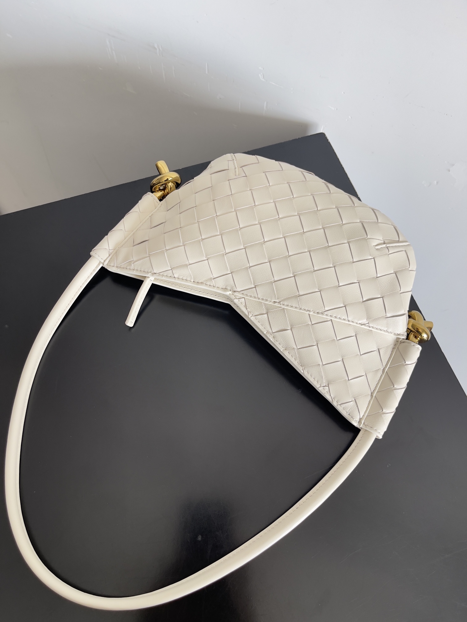 b0tte*a Ven*ta mini solstce bag-28*18*5cm