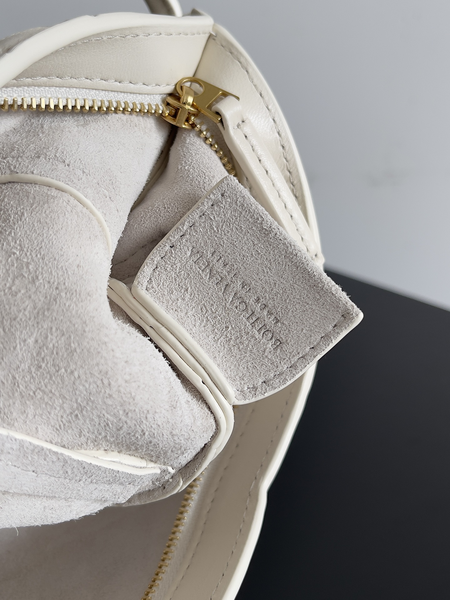 b0tte*a Ven*ta mini solstce bag-28*18*5cm