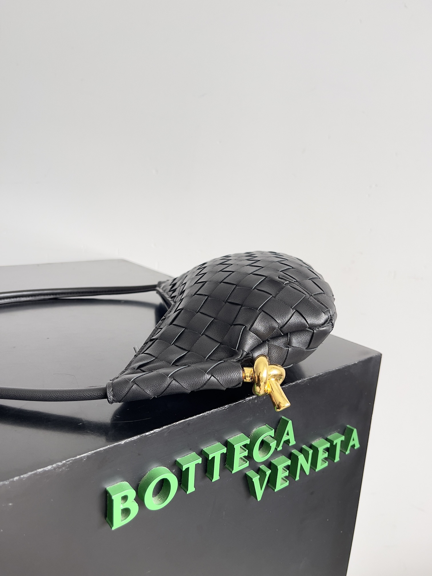b0tte*a Ven*ta mini solstce bag-28*18*5cm
