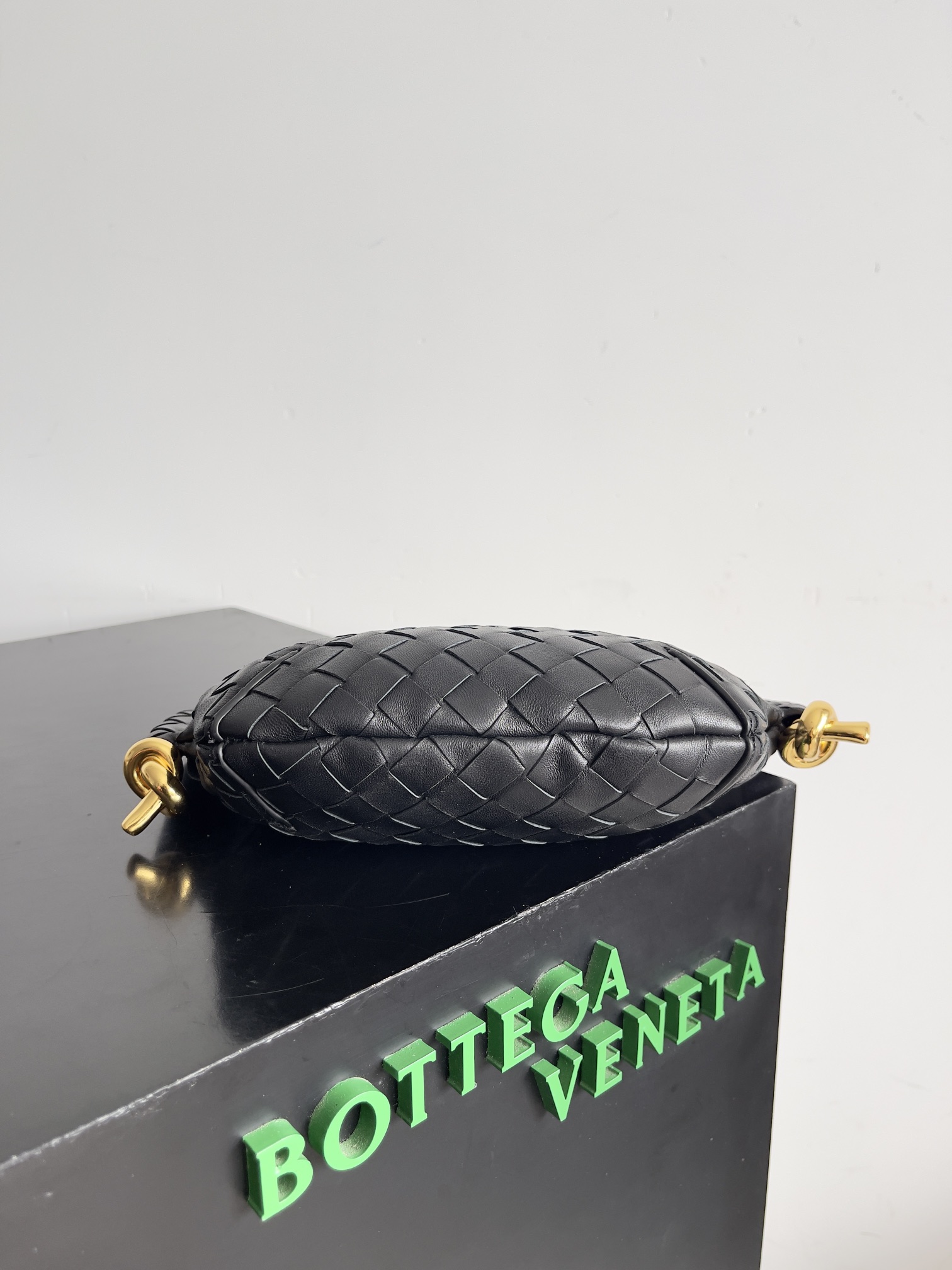 b0tte*a Ven*ta mini solstce bag-28*18*5cm