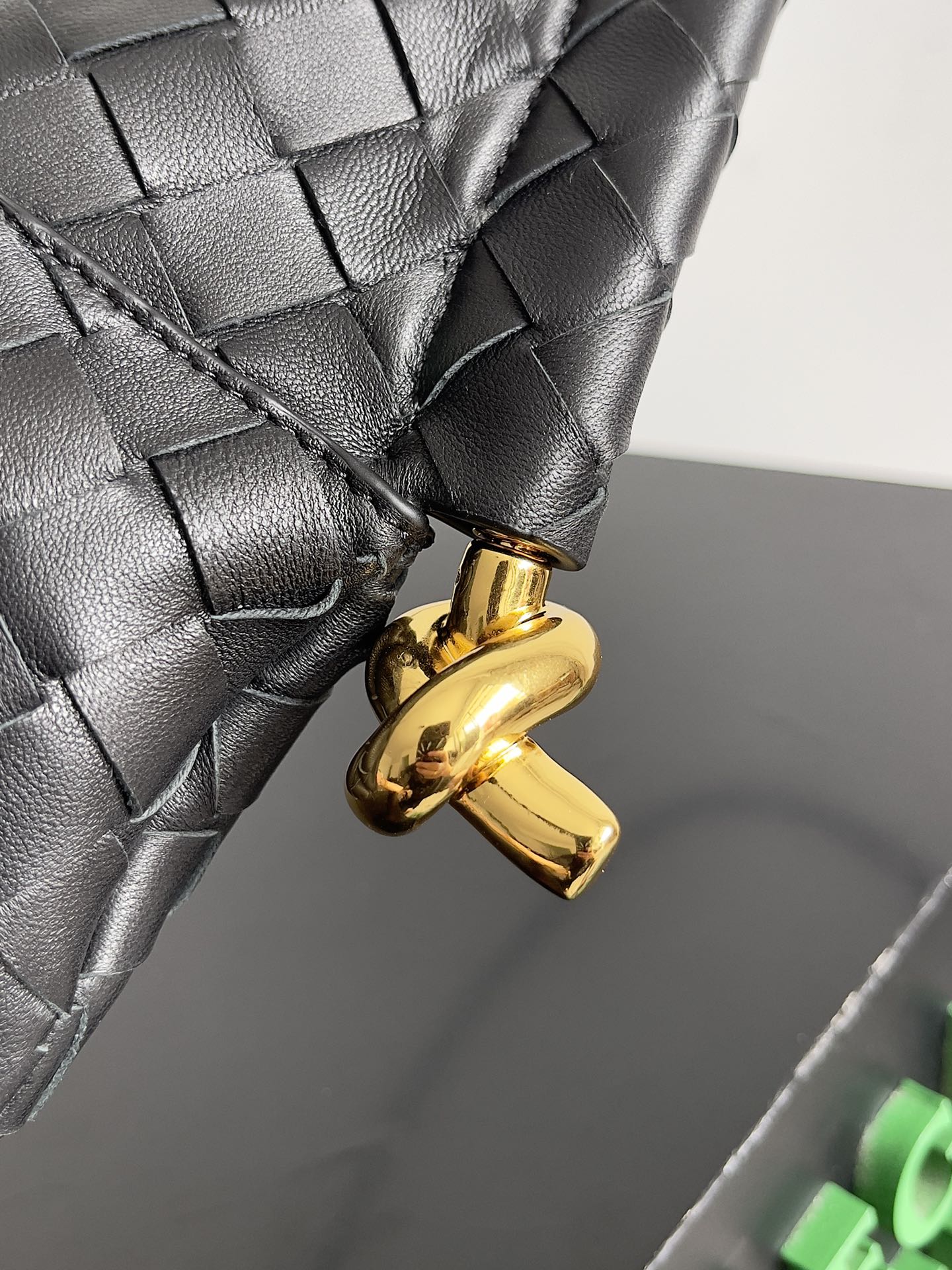 b0tte*a Ven*ta mini solstce bag-28*18*5cm
