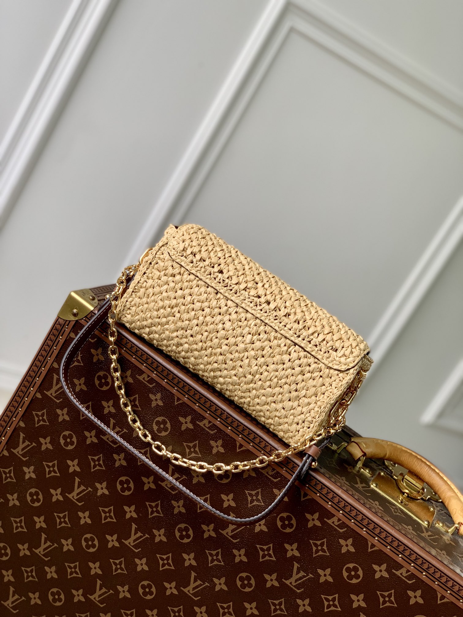 l0*is V*t0n twist bag-m25030-23.5 × 12 × 7cm