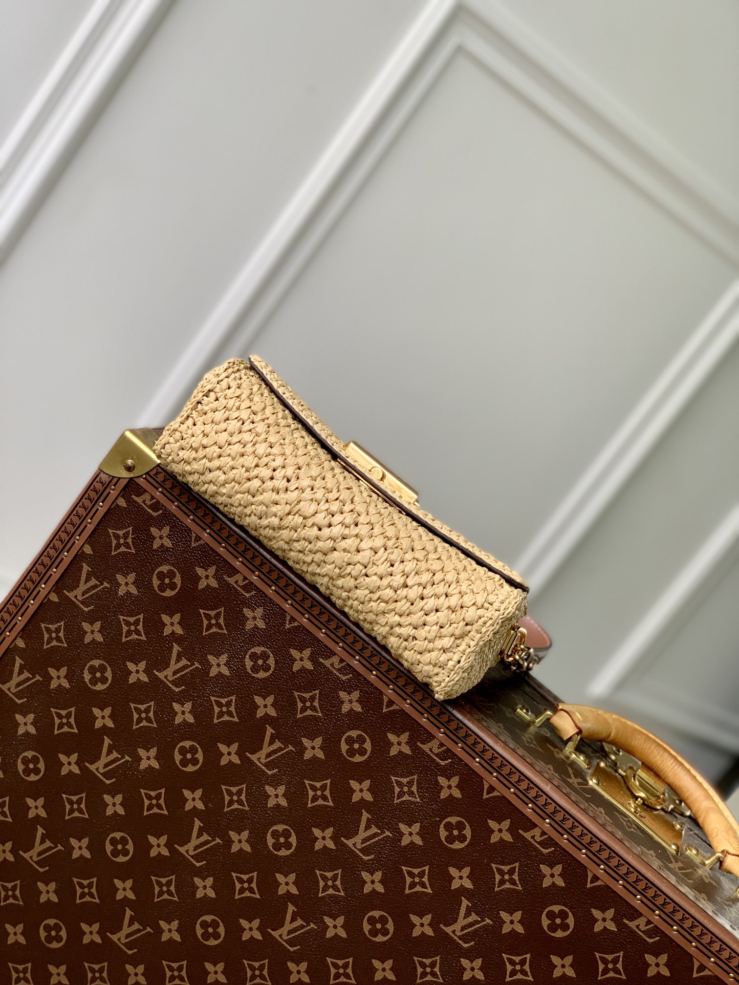 l0*is V*t0n twist bag-m25030-23.5 × 12 × 7cm