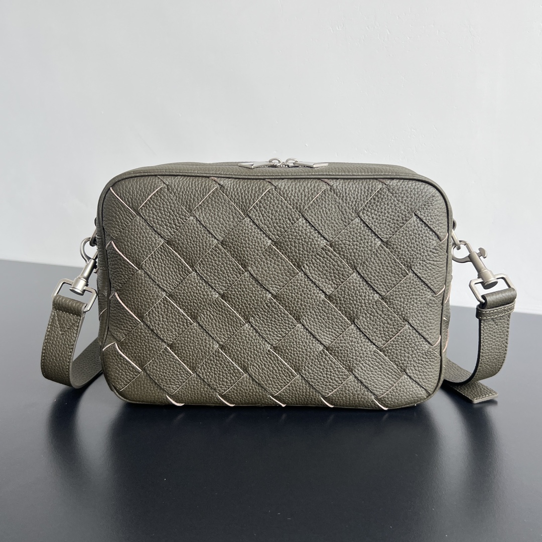 b0tte*a Ven*ta camera bag-29x19.5x7.5cm