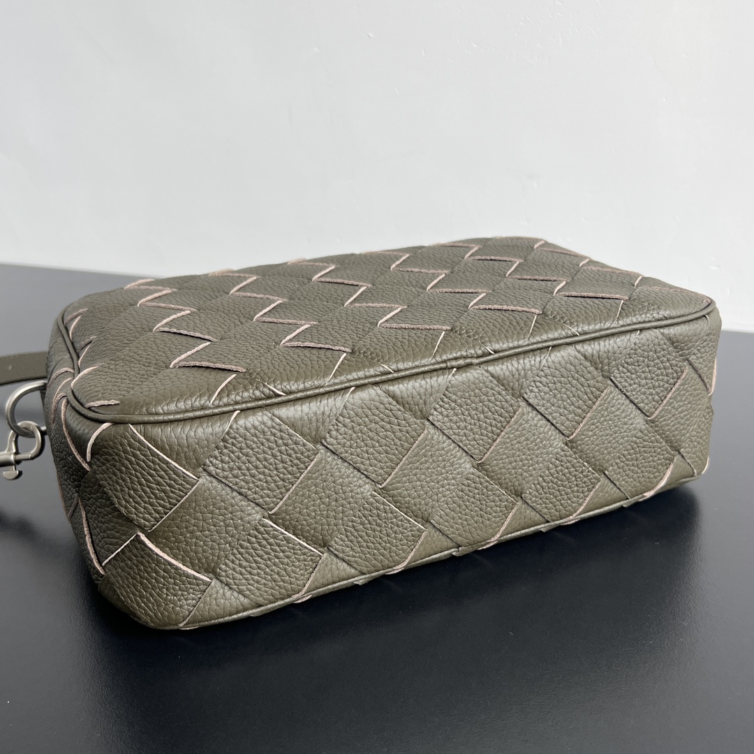 b0tte*a Ven*ta camera bag-29x19.5x7.5cm