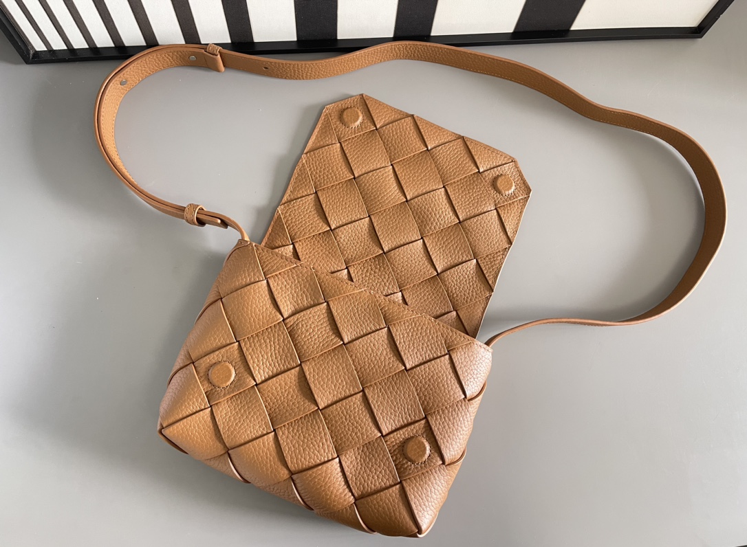 b0tte*a Ven*ta diago crossbody bag-22.5x16.5x5.5cm