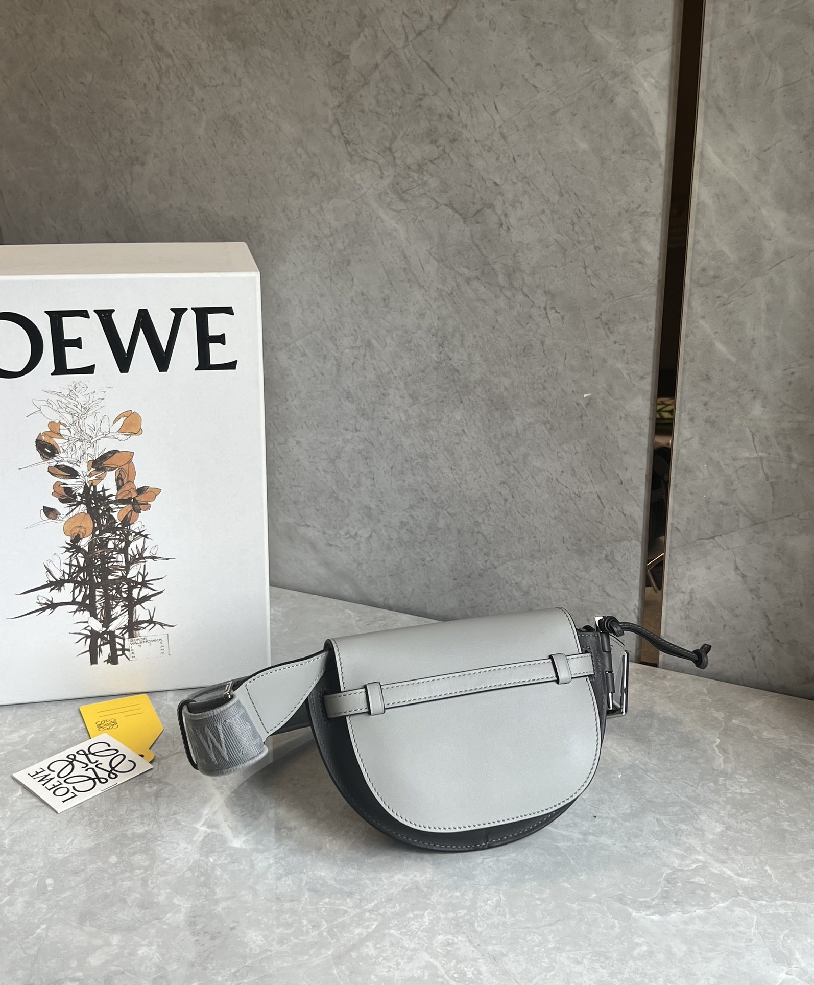L0ew* mini puzzle gatedual bag-21*12.5*9cm