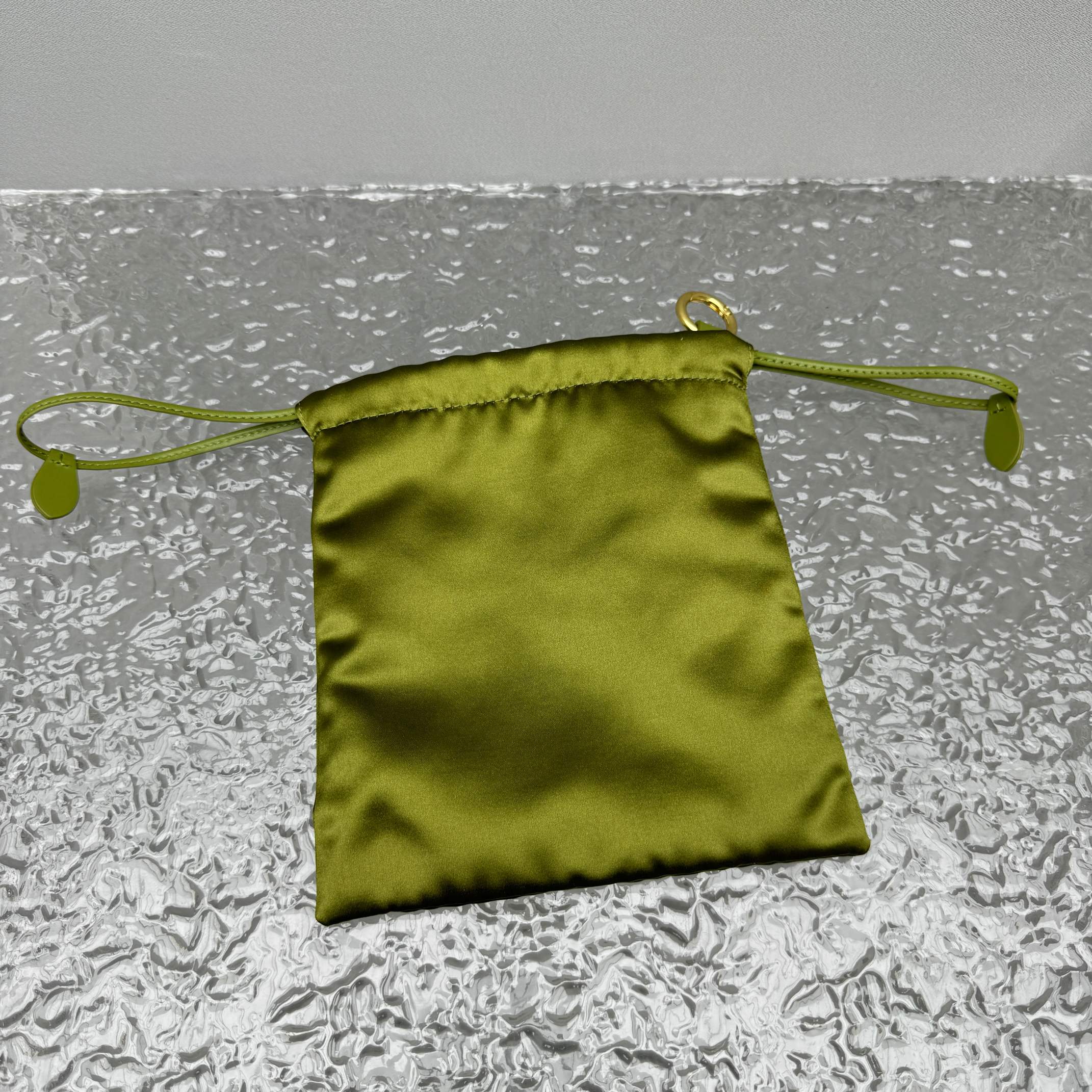 M*um*u joie pouch-18*20cm