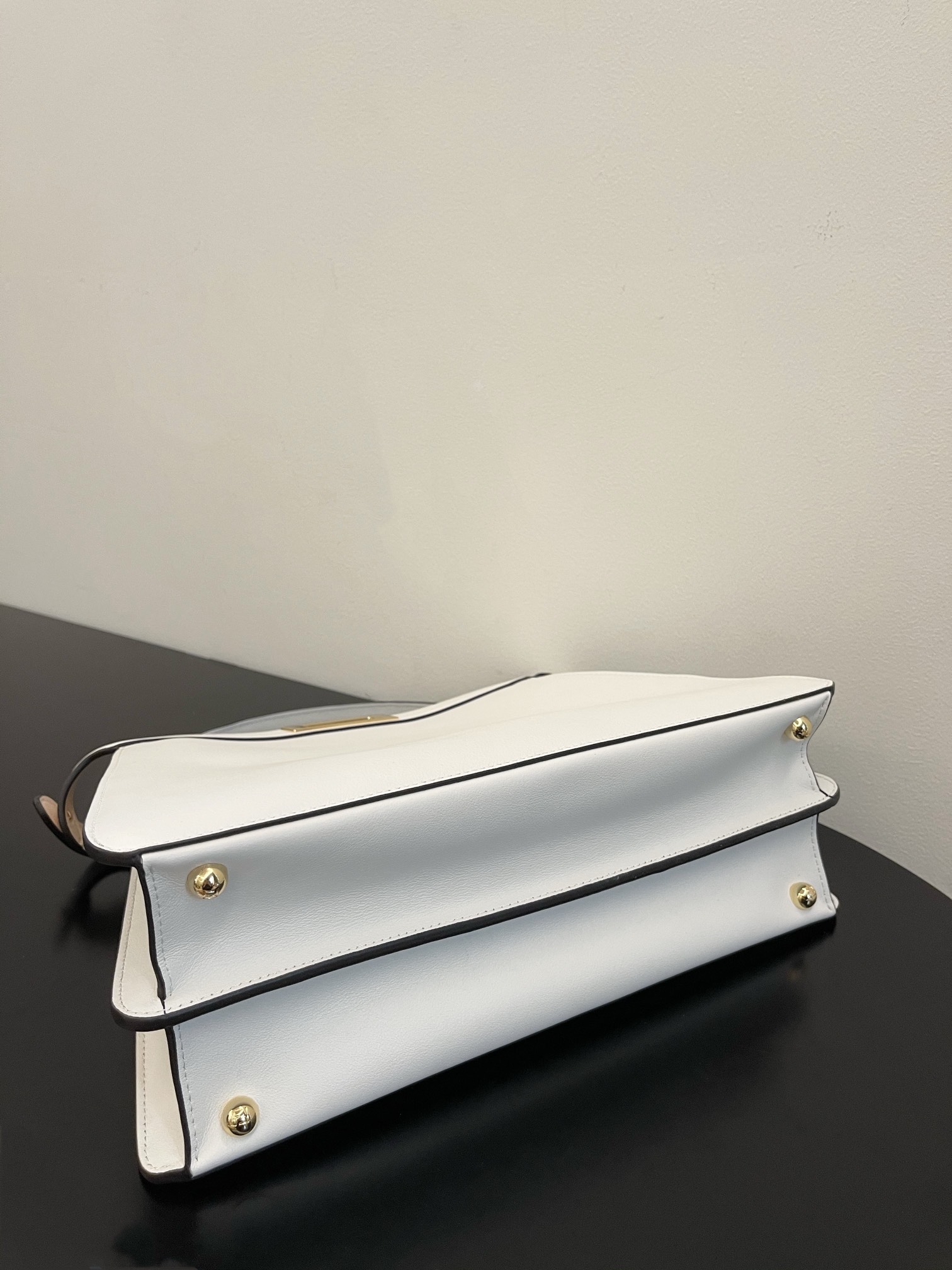 F**di peekaboo iseeu bag-33x25x13cm