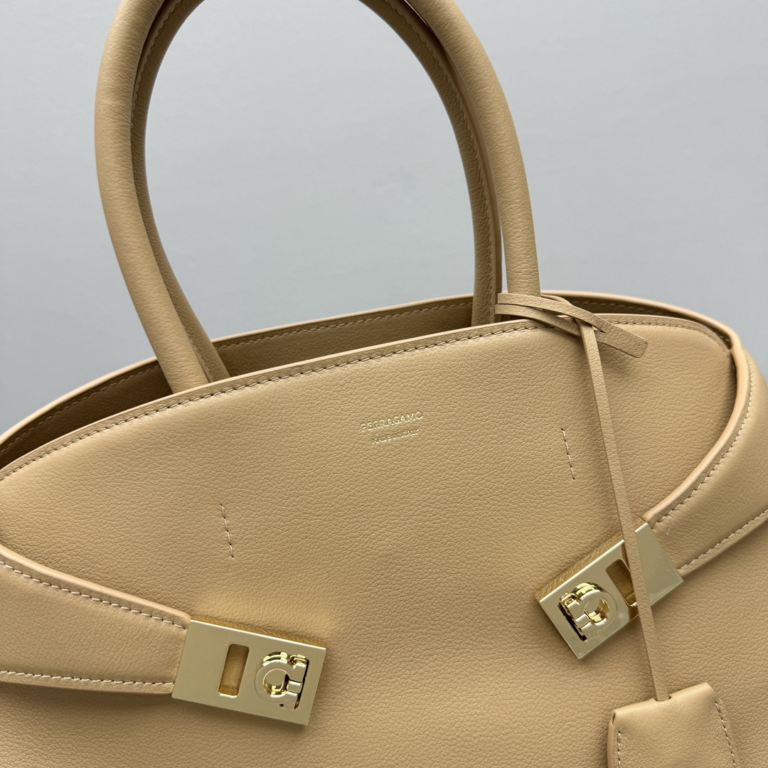 Ferragamo Top-handle Bag-32*22*14CM