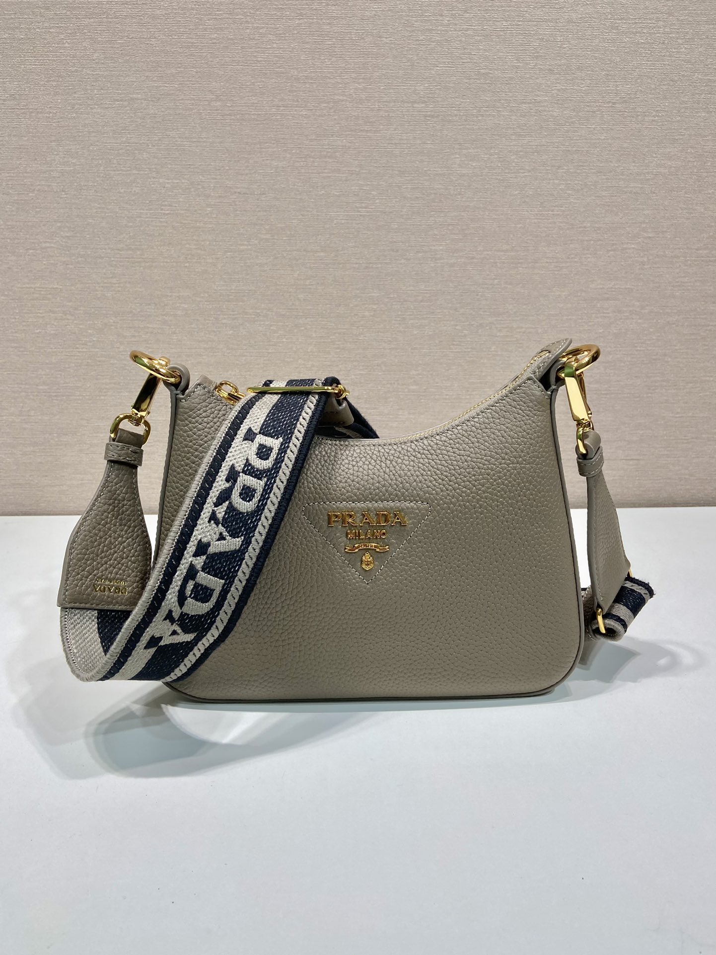 Pra*a leather shoulder bag-1bh193-24*18*6cm