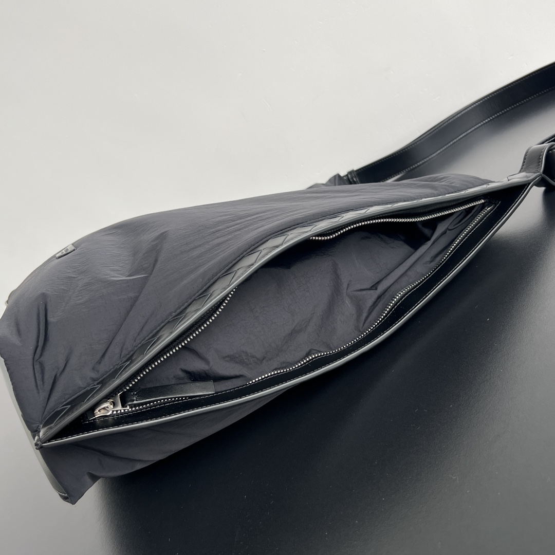 b0tte*a Ven*ta large crossroad bag-45*43*12cm