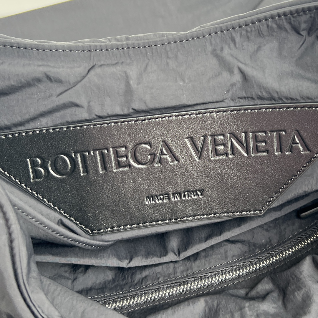 b0tte*a Ven*ta large crossroad bag-45*43*12cm