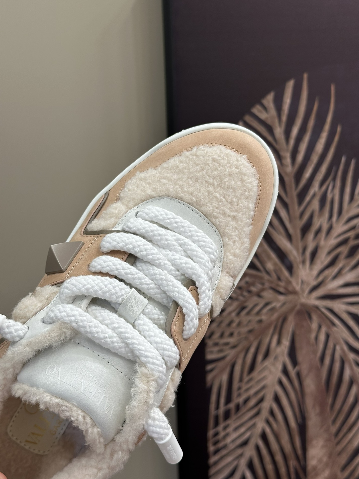 Va1e*ntin0 sneakers